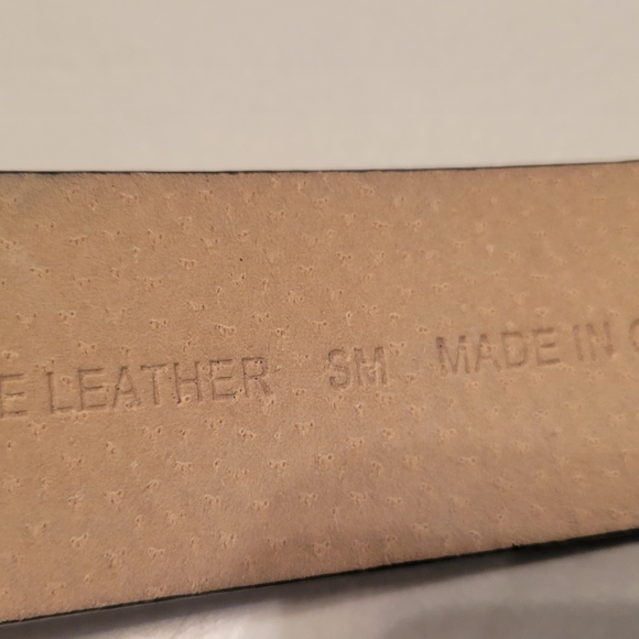 Chico's Black Genuine Leather Adjustable Belt Size small - Picture 9 of 12